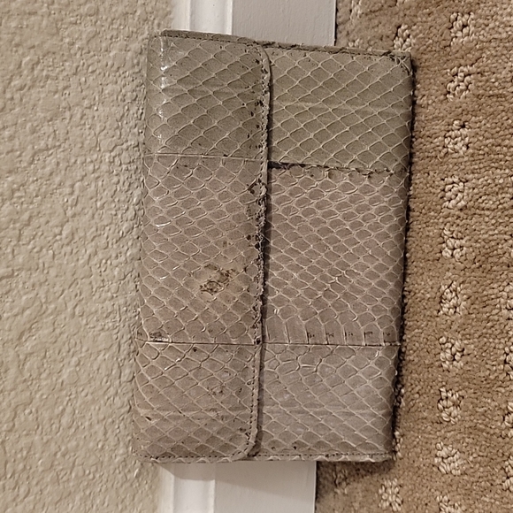 Python, grey color wallet - Picture 1 of 3
